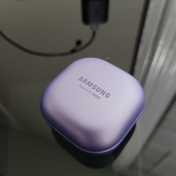 SOLD Samsung Galaxy Buds Pro - Phantom Violet - Picture 3 of 7